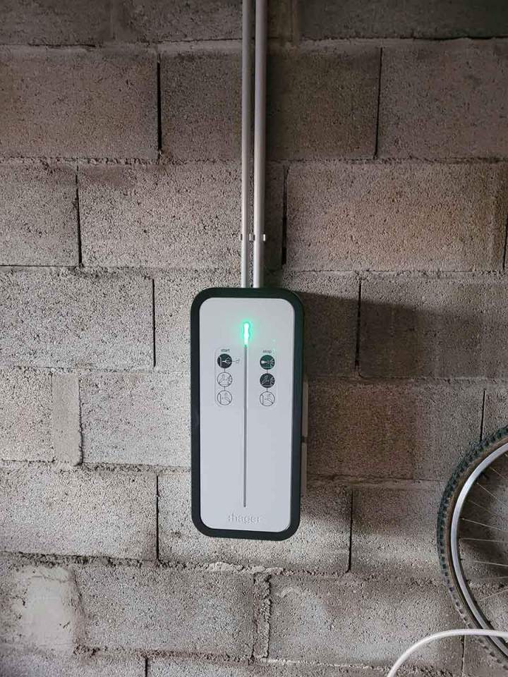Borne de recharge pour véhicule électrique Mâcon