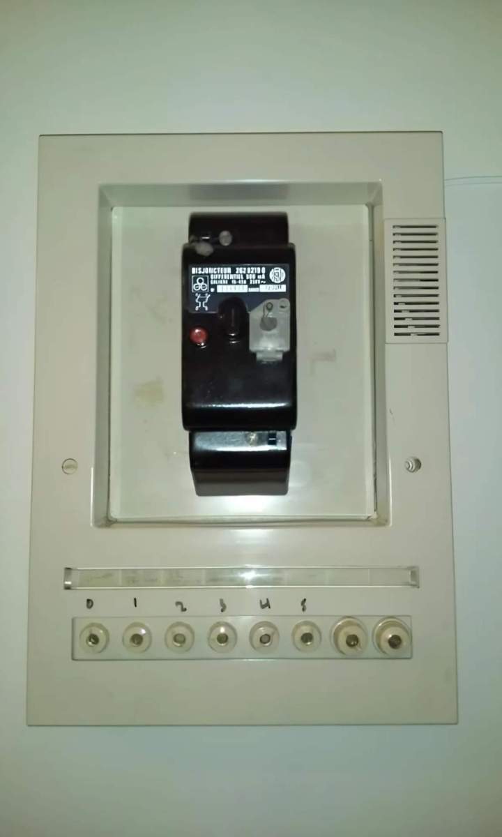 Remplacement de tableaux électriques Mâcon